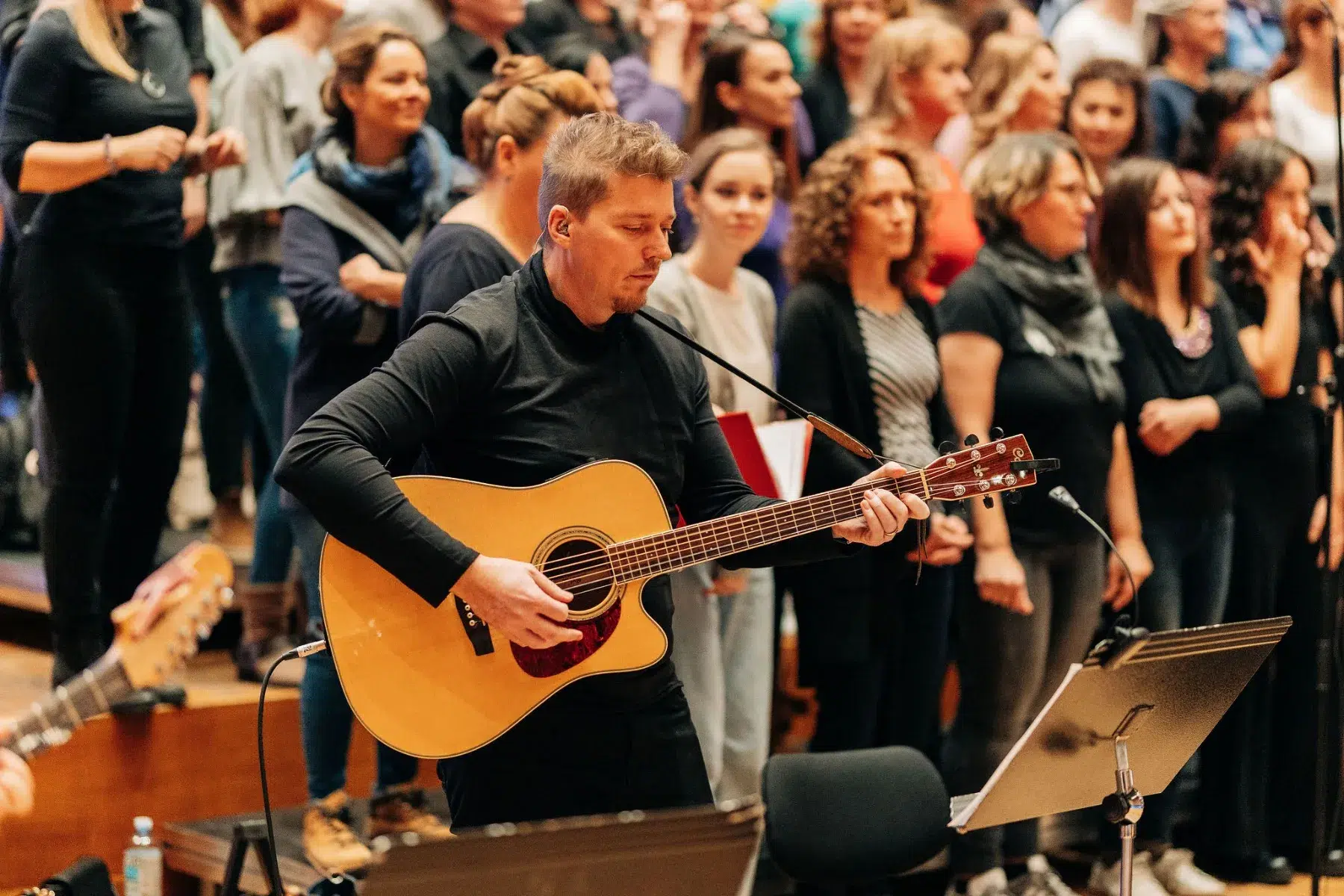 Adventné koncerty 2022 - gitarista a zbor